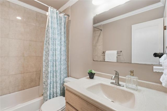 12903 W 77th Terrace, Lenexa, KS 66216