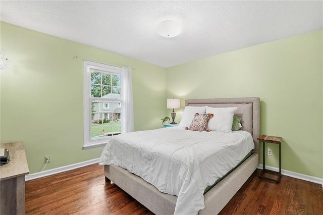 12903 W 77th Terrace, Lenexa, KS 66216