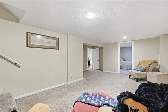 12903 W 77th Terrace, Lenexa, KS 66216