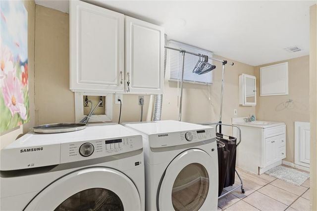 12903 W 77th Terrace, Lenexa, KS 66216