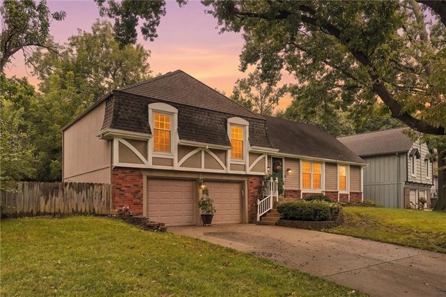 12903 W 77th Terrace, Lenexa, KS 66216