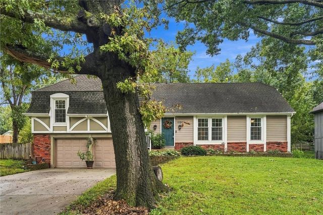 12903 W 77th Terrace, Lenexa, KS 66216