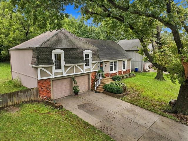 12903 W 77th Terrace, Lenexa, KS 66216