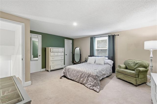 12903 W 77th Terrace, Lenexa, KS 66216