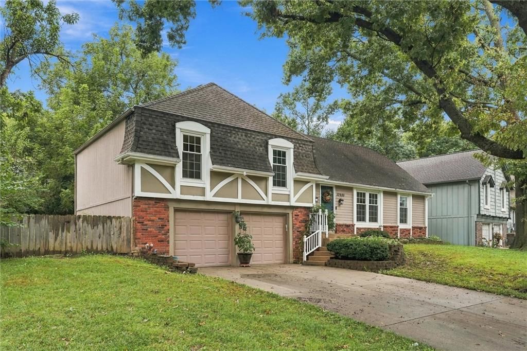 12903 W 77th Terrace, Lenexa, KS 66216