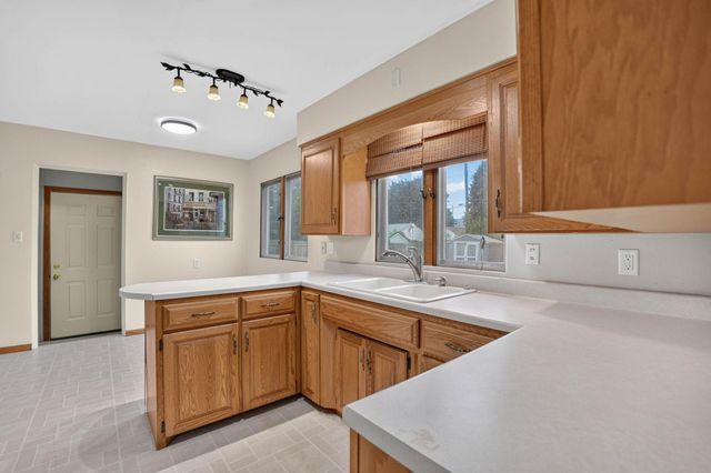 216 Hartman Avenue, Waterloo, IA 50701