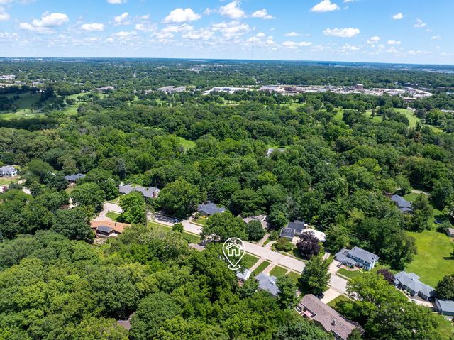 2140 Fairhaven Road, Davenport, IA 52803