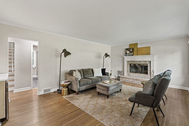 2140 Fairhaven Road, Davenport, IA 52803