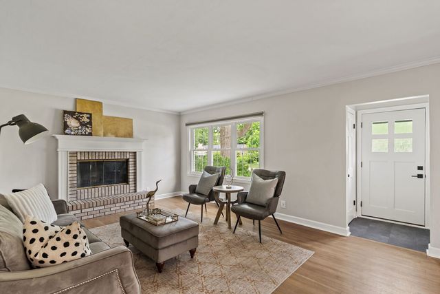 2140 Fairhaven Road, Davenport, IA 52803