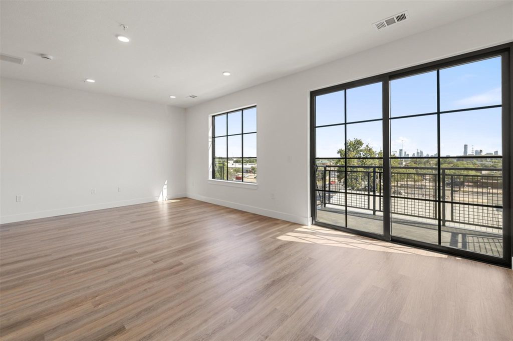 4315 S Congress Ave 428, Austin, TX 78745