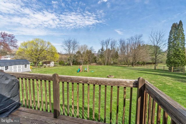 838 S DOGWOOD RD, Walnutport, PA 18088