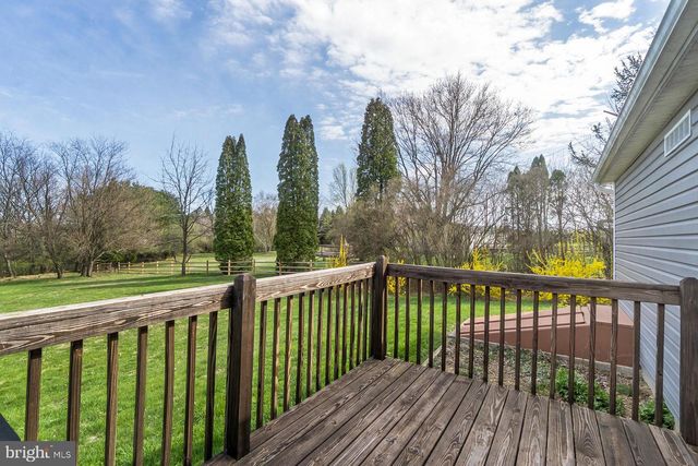 838 S DOGWOOD RD, Walnutport, PA 18088