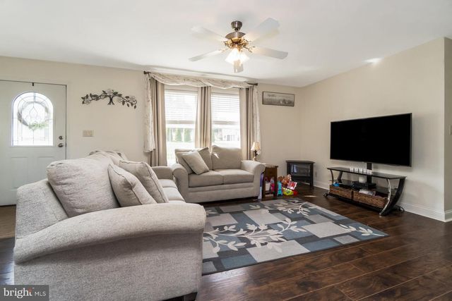 838 S DOGWOOD RD, Walnutport, PA 18088