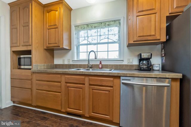 838 S DOGWOOD RD, Walnutport, PA 18088
