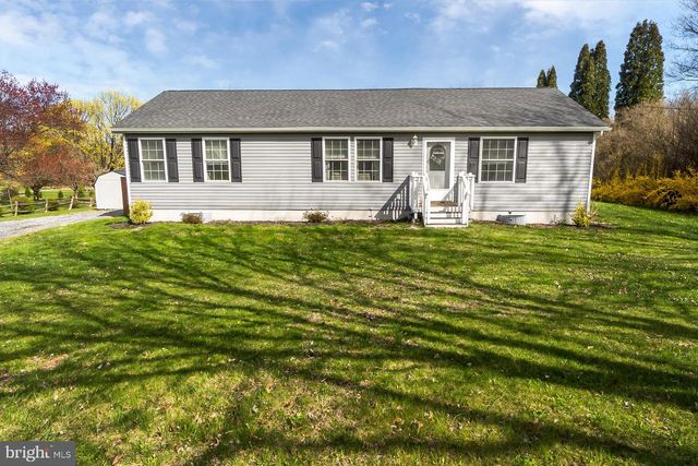 838 S DOGWOOD RD, Walnutport, PA 18088
