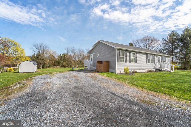 838 S DOGWOOD RD, Walnutport, PA 18088