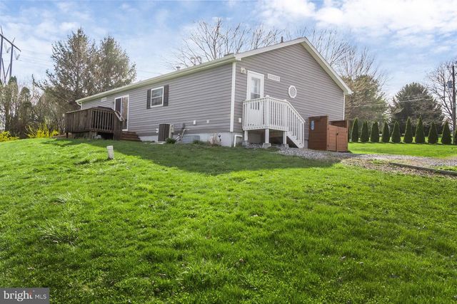 838 S DOGWOOD RD, Walnutport, PA 18088