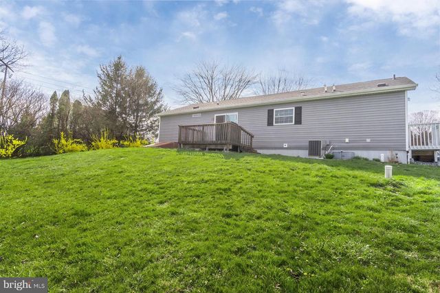 838 S DOGWOOD RD, Walnutport, PA 18088