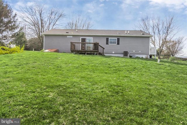 838 S DOGWOOD RD, Walnutport, PA 18088