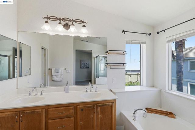 1205 Nellis Ct, Pittsburg, CA 94565