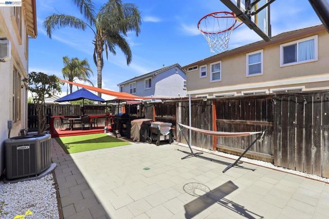 1205 Nellis Ct, Pittsburg, CA 94565