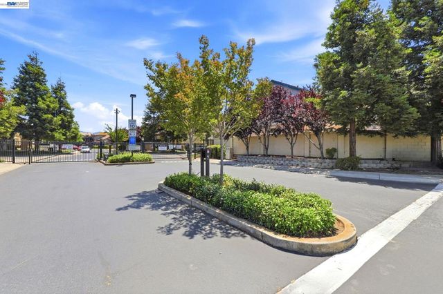 1205 Nellis Ct, Pittsburg, CA 94565