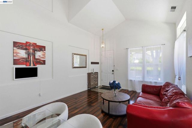 1205 Nellis Ct, Pittsburg, CA 94565