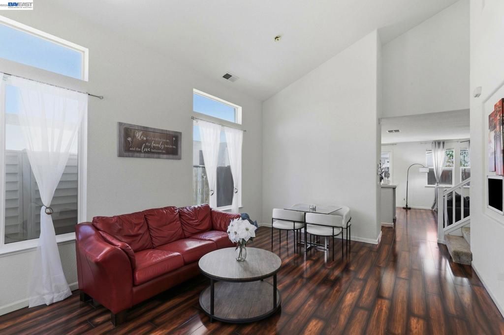 Image 10 of property listing at 1205 Nellis Ct, Pittsburg, CA 94565