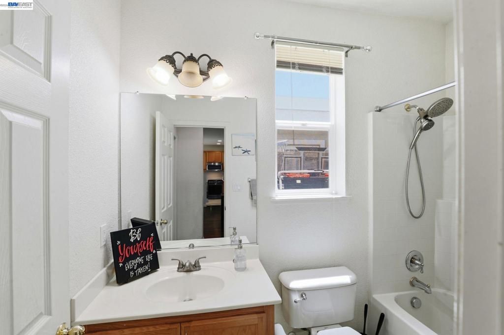 Image 17 of property listing at 1205 Nellis Ct, Pittsburg, CA 94565
