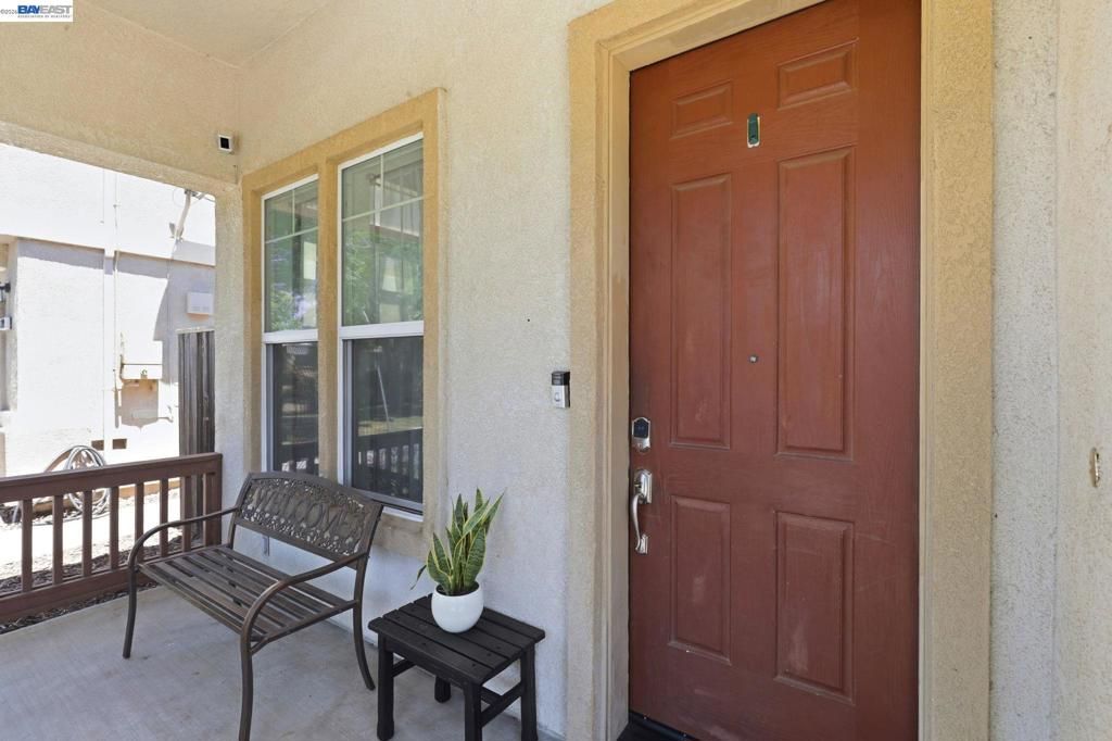 Image 6 of property listing at 1205 Nellis Ct, Pittsburg, CA 94565