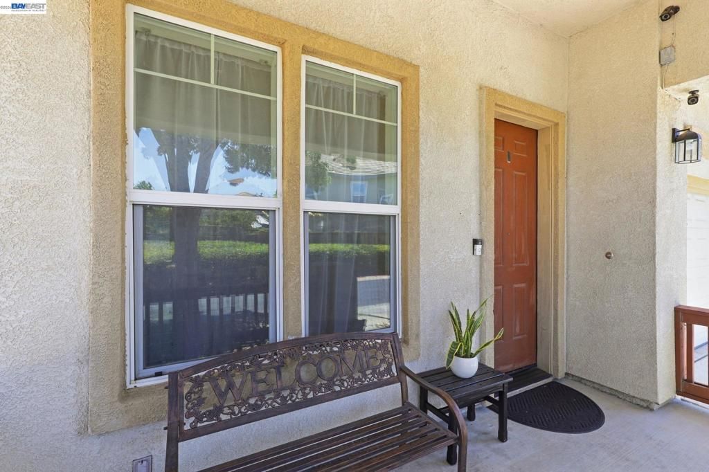Image 7 of property listing at 1205 Nellis Ct, Pittsburg, CA 94565