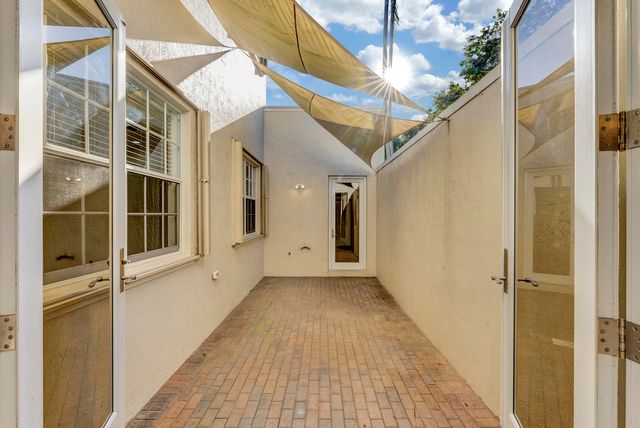 406 NW 25th Avenue, Boynton Beach, FL 33426