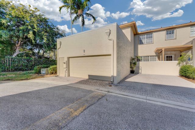 406 NW 25th Avenue, Boynton Beach, FL 33426