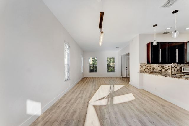 406 NW 25th Avenue, Boynton Beach, FL 33426