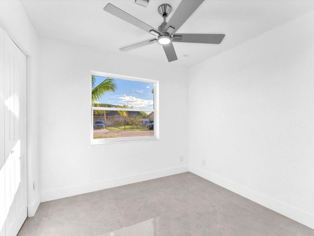 2731 NW 9th St, Pompano Beach, FL 33069