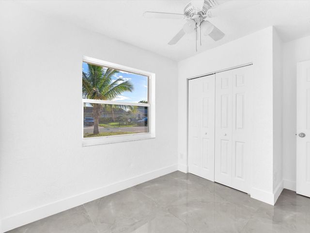 2731 NW 9th St, Pompano Beach, FL 33069