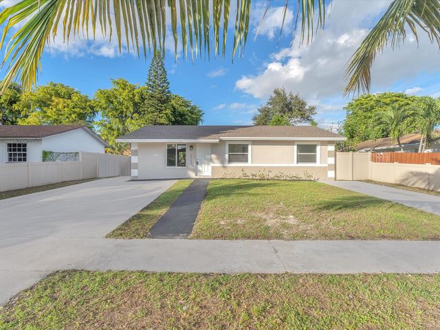 2731 NW 9th St, Pompano Beach, FL 33069