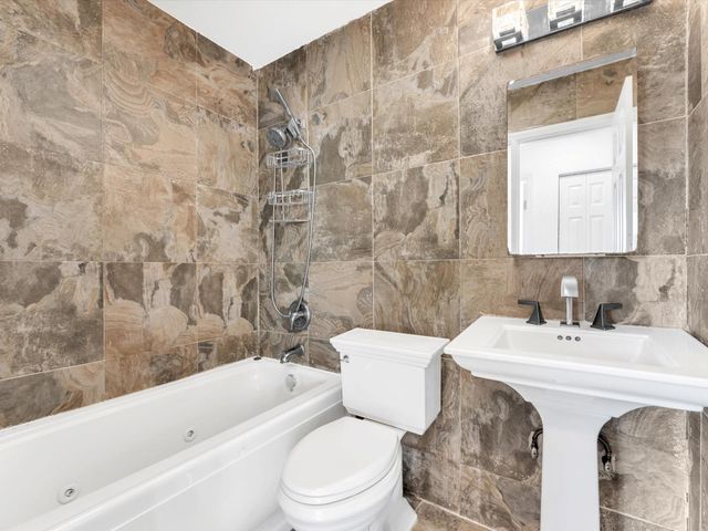 2731 NW 9th St, Pompano Beach, FL 33069