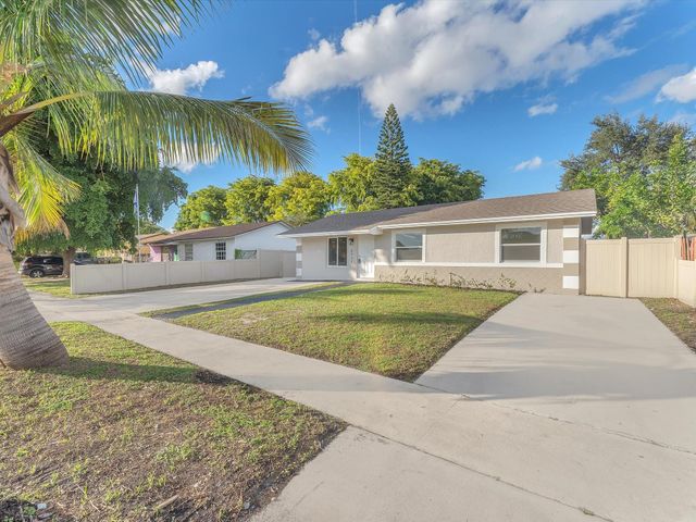 2731 NW 9th St, Pompano Beach, FL 33069