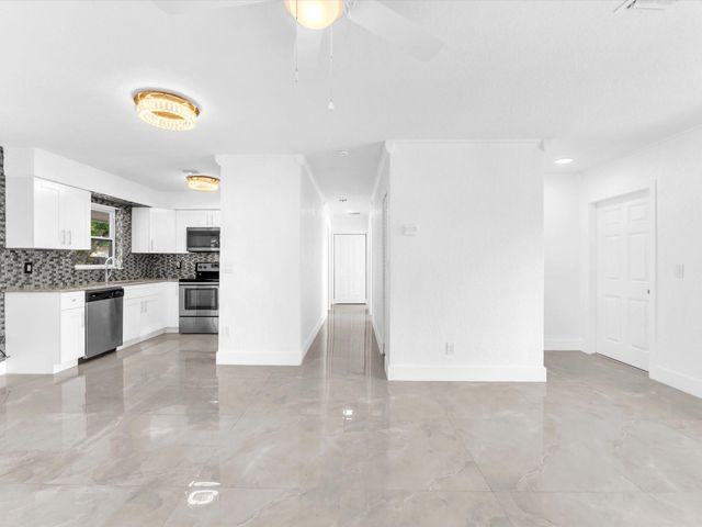 2731 NW 9th St, Pompano Beach, FL 33069