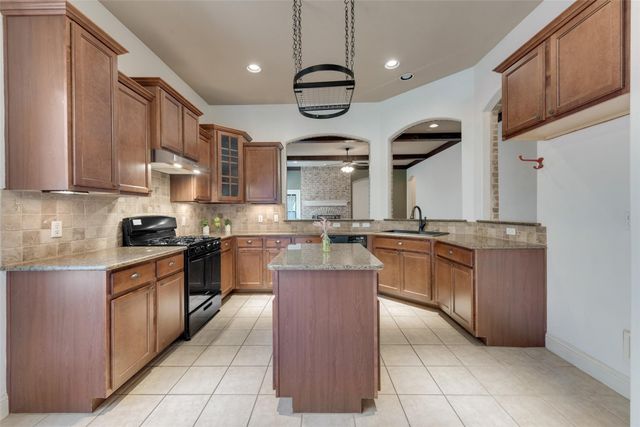 8033 Branch Hollow Trail, Fort Worth, TX 76123