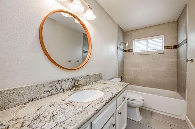 8868 N Chance, Fresno, CA 93720