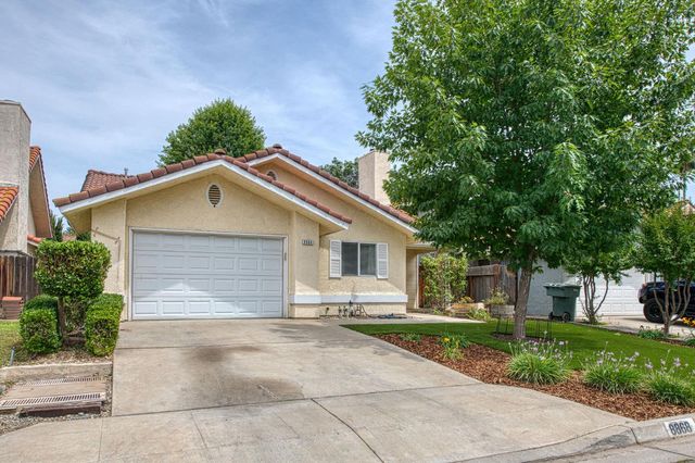 8868 N Chance, Fresno, CA 93720