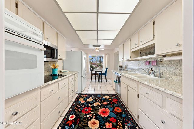 10408 W OAK RIDGE Drive, Sun City, AZ 85351