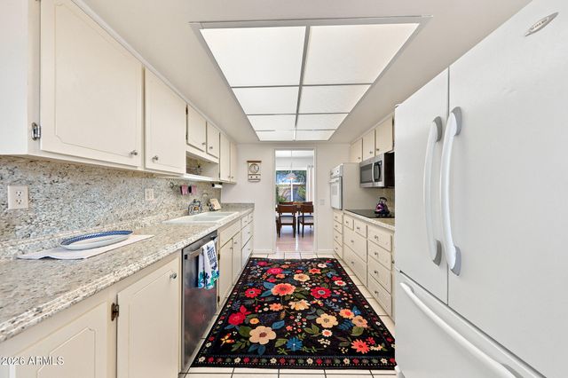 10408 W OAK RIDGE Drive, Sun City, AZ 85351