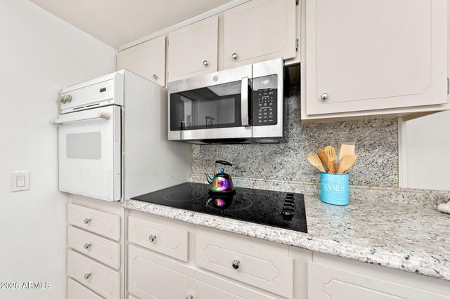 10408 W OAK RIDGE Drive, Sun City, AZ 85351