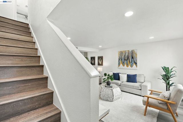 890 Bissell Ct, Richmond, CA 94801