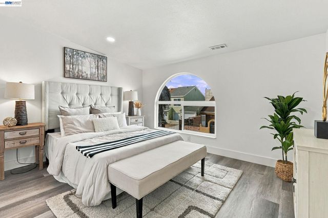 890 Bissell Ct, Richmond, CA 94801