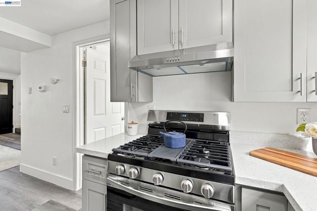 890 Bissell Ct, Richmond, CA 94801