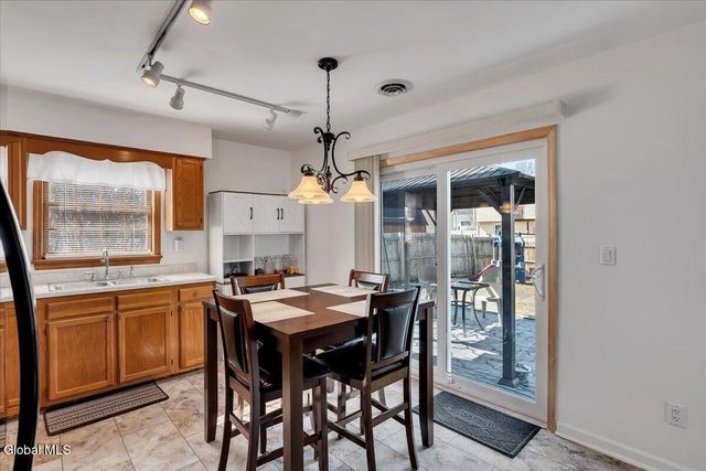 25 Cartwheel Drive, Scotia, NY 12302